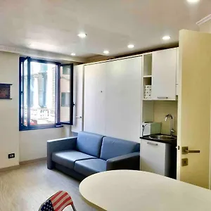 https://una-finestra-speciale-su-palazzo-rosso-monolocale.hotelitalianriviera.com